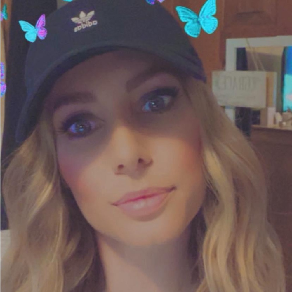 Meet your Posher, Liz